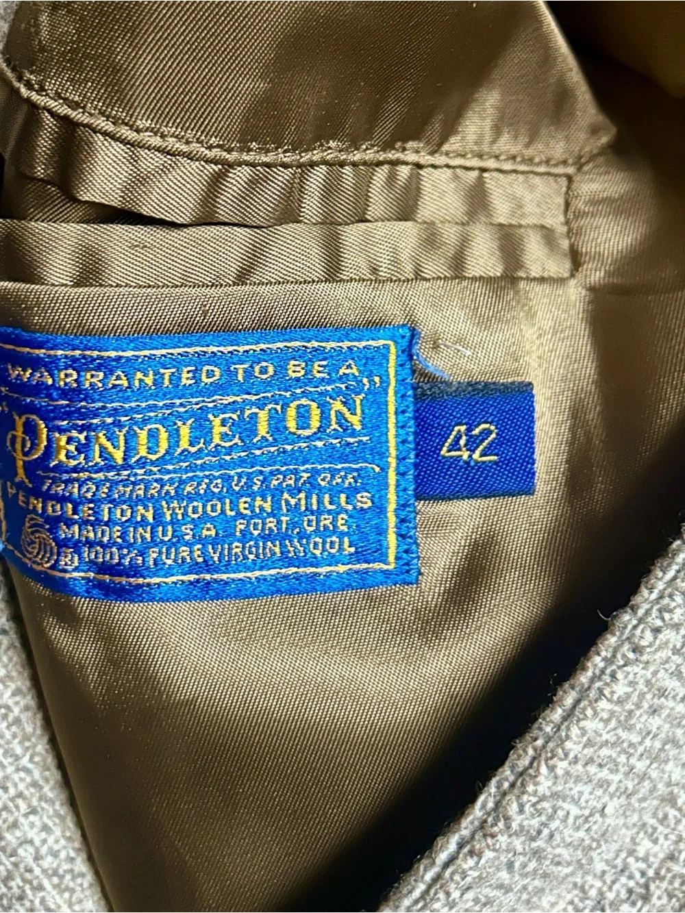 Pendleton ~ Size 42 ~ Vintage ~ Beige Brown ~ Wool Blazer Jacket W/Elbow Patches